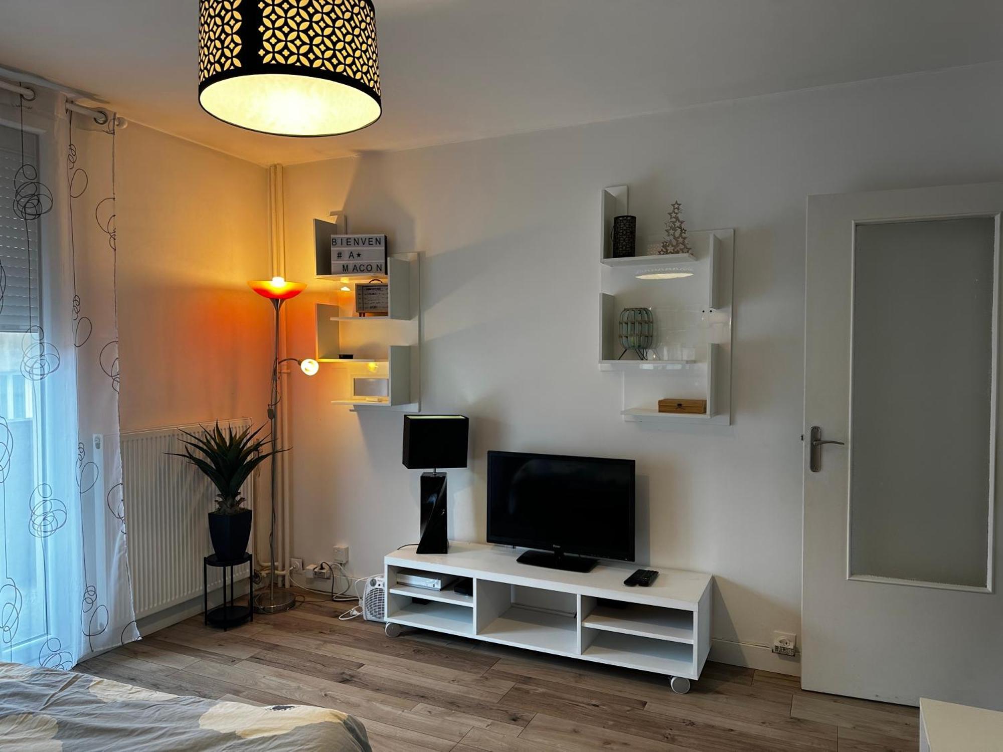 Charmant Appartement T1 Macon Exterior photo